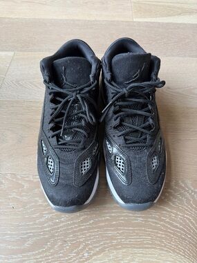 Jordan Men's Black and Grey Athletic Shoes